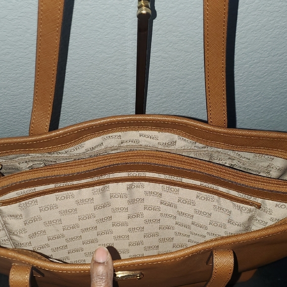 Michael Kors Tan Tote Bag - Picture 3 of 16